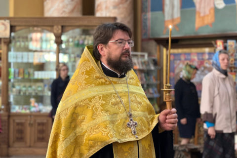В канун Недели 1-ой по Пятидесятнице первый проректор семинарии совершил всенощное бдение в храме Воскресения Христова города Витебска
