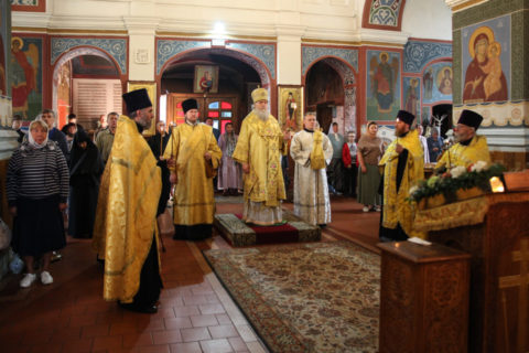 В канун праздника апостолов Петра и Павла ректор семинарии совершил всенощное бдение в Свято-Покровском соборе