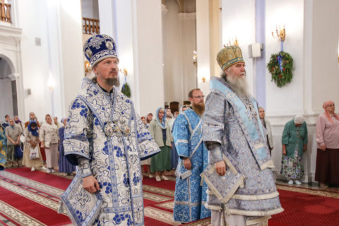 в Неделю 13-ую по Пятидесятнице ректор семинарии сослужил митрополиту Минский и Заславский Вениамину в Свято-Успенском кафедральном соборе города Витебска
