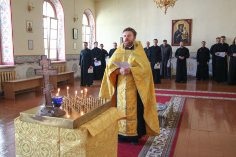 В 45-ю годовщину преставления митрополита Ленинградского и Новгородского Никодима (Ротова) в семинарском храме было совершено заупокойное богослужение