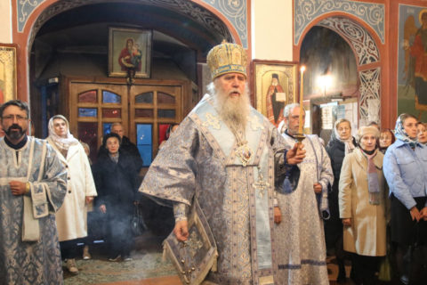 В канун праздника Покрова Пресвятой Богородицы ректор семинарии совершил всенощное бдение в в одноименном соборе города Витебска