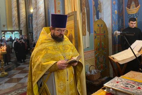 В Неделю 27-ю по Пятидесятнице первый проректор семинарии совершил Литургию в храме Воскресения Христова города Витебска