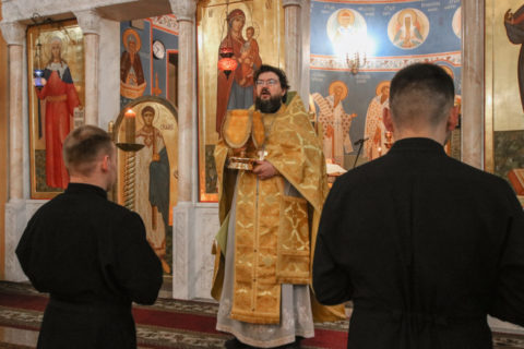 В Неделю 28-ю по Пятидесятнице первый проректор семинарии совершил Литургию в храме Воскресения Христова города Витебска