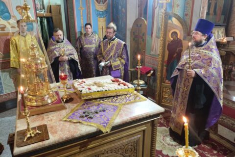 в канун праздника Воздвижения Честнаго и Животворящего Креста Господня, в храме Воскресения Христова города Витебска было совершено торжественное всенощное бдение