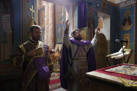 в 16-ю неделю по Пятидесятнице, в храме Воскресения Христова города Витебска была совершена Божественная литургия.